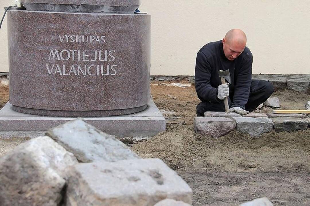 Prie M. Valančiaus paminklo bus iškaltas vyskupo laiško fragmentas
