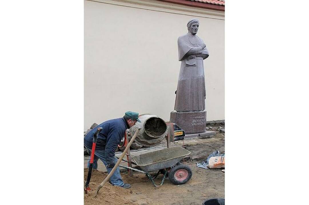 Prie M. Valančiaus paminklo bus iškaltas vyskupo laiško fragmentas