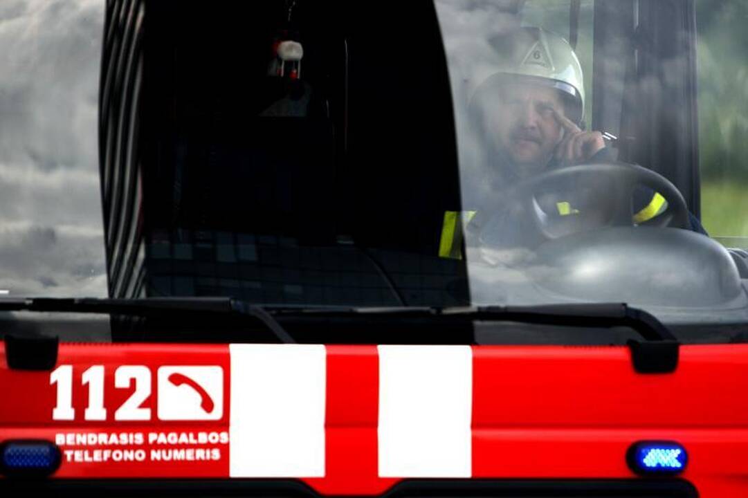 Ugniagesiai mokėsi gesinti Seimo rūmus