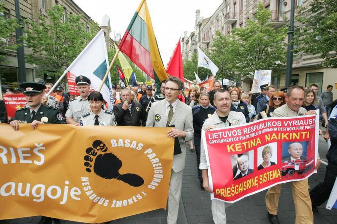 Pareigūnai sostinėje mitingavo prieš skurdinimą