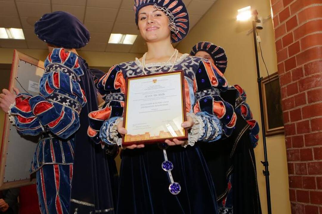 KU iškilmingoje ceremonijoje inauguruoti Garbės daktarai
