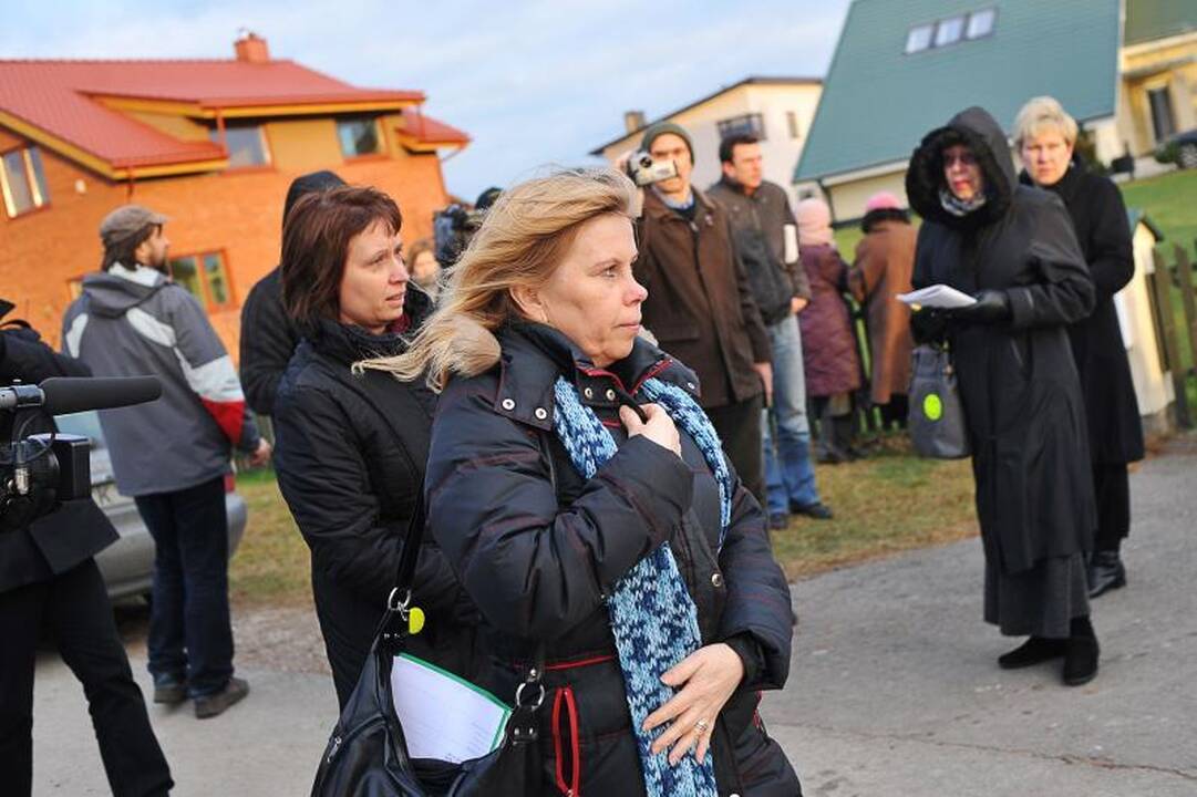D.Kedžio dukra į mokyklą nėjo, su mama susitikti nevažiavo