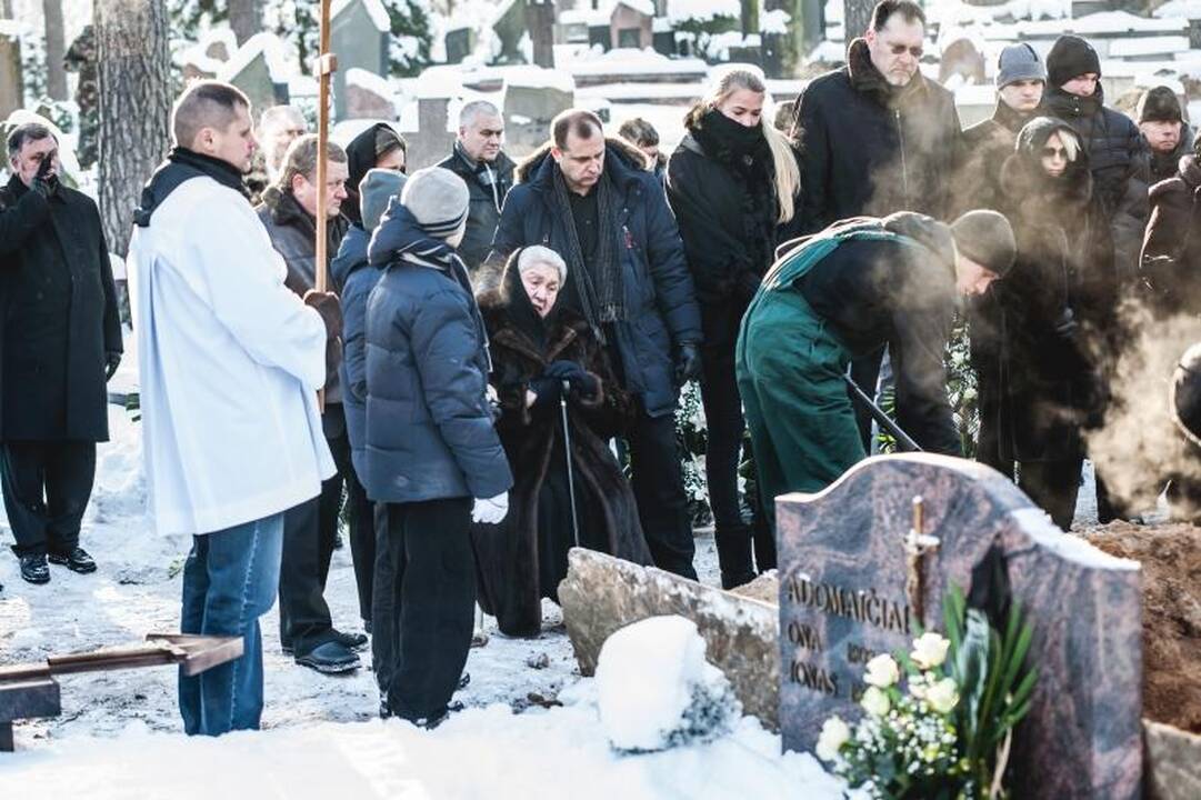 A. Sabonio tėvas amžinojo poilsio atgulė Karmėlavos kapinėse