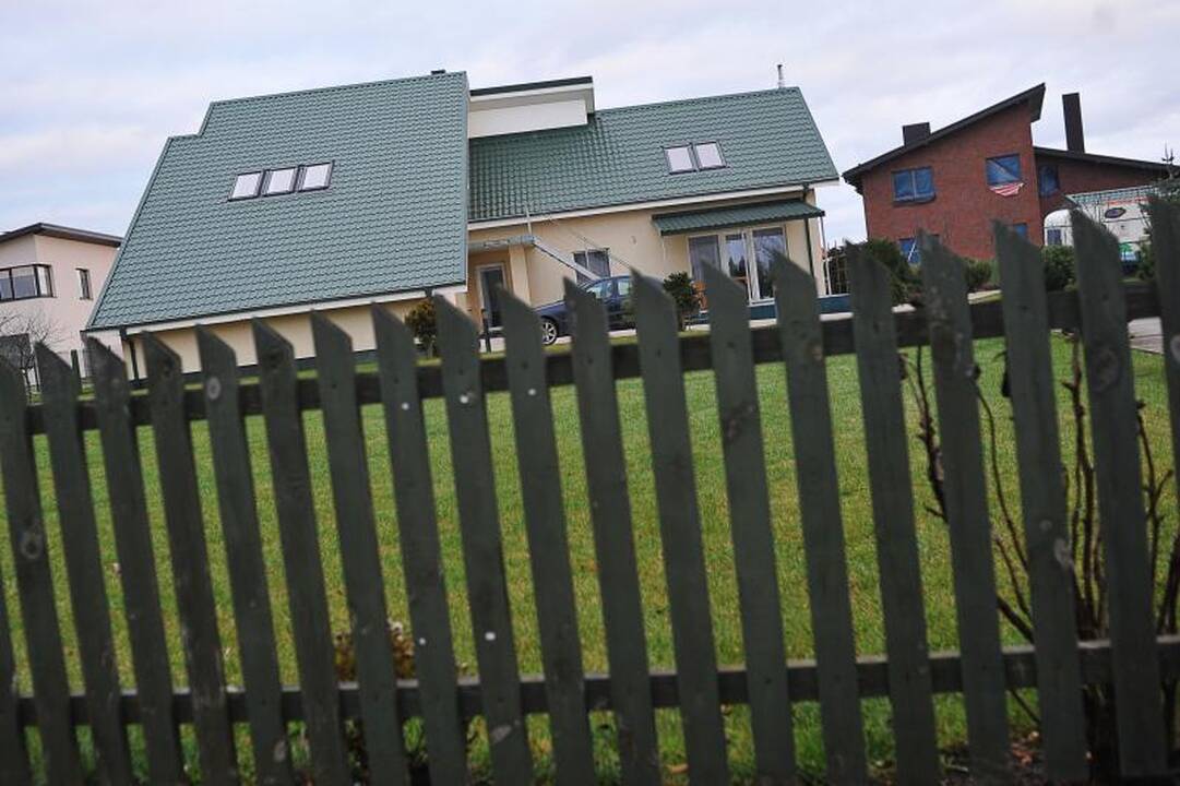 D.Kedžio dukra į mokyklą nėjo, su mama susitikti nevažiavo