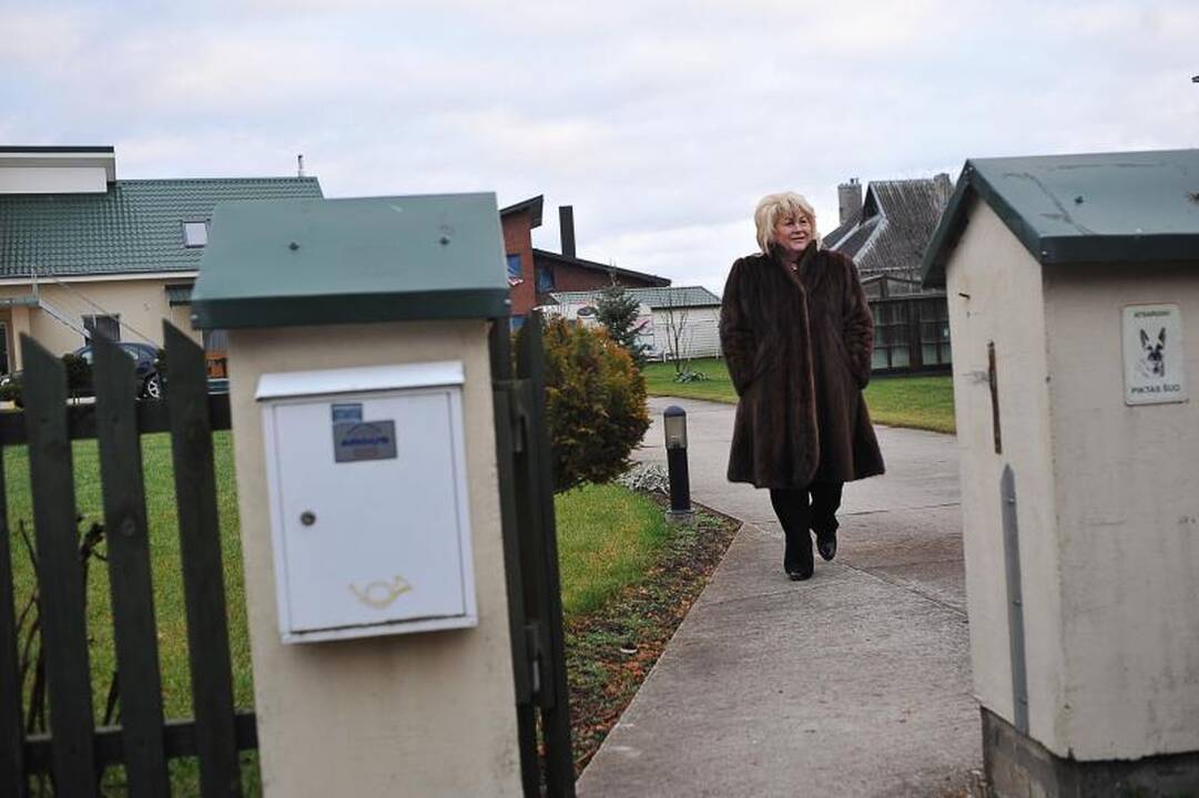 D.Kedžio dukra į mokyklą nėjo, su mama susitikti nevažiavo