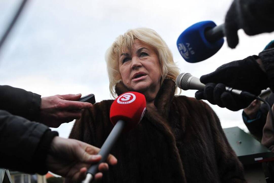 D.Kedžio dukra į mokyklą nėjo, su mama susitikti nevažiavo