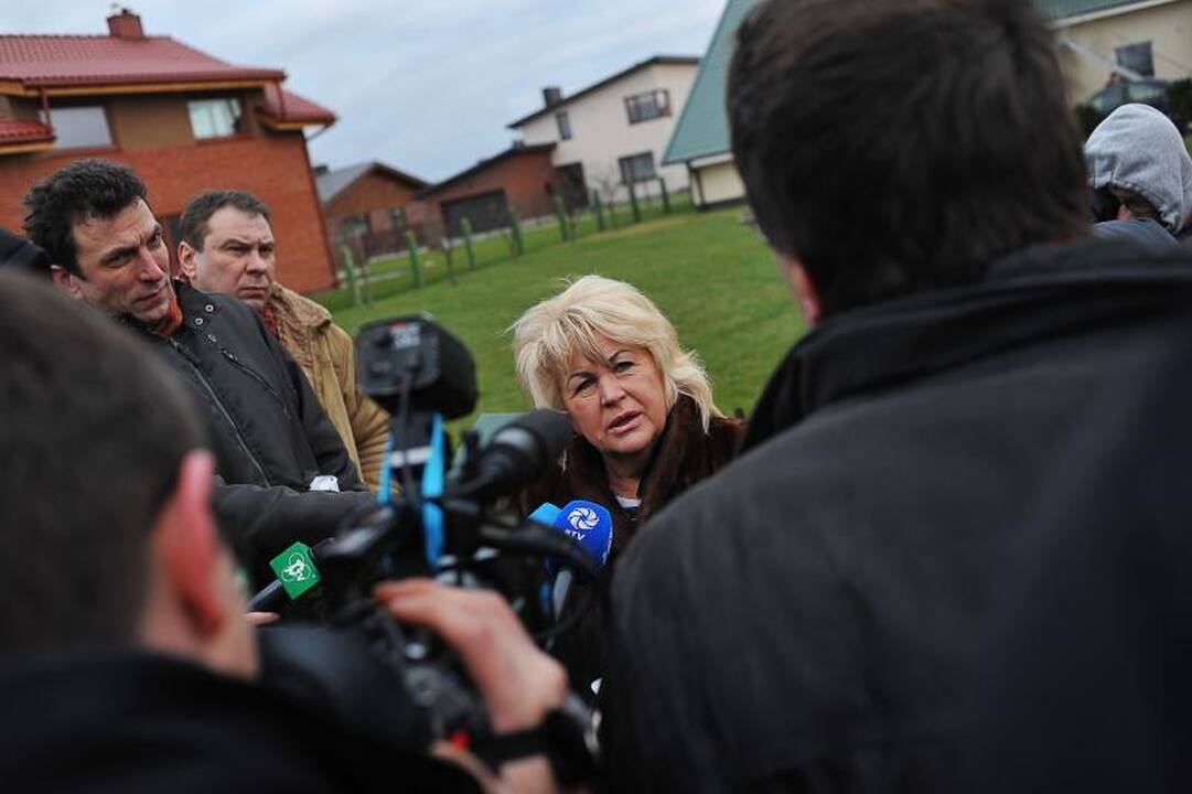 D.Kedžio dukra į mokyklą nėjo, su mama susitikti nevažiavo