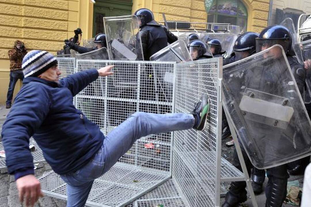Per riaušes Kroatijos sostinėje nukentėjo 33 žmonės