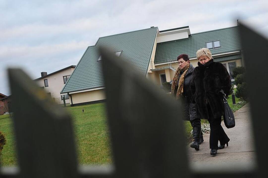 D.Kedžio dukra į mokyklą nėjo, su mama susitikti nevažiavo