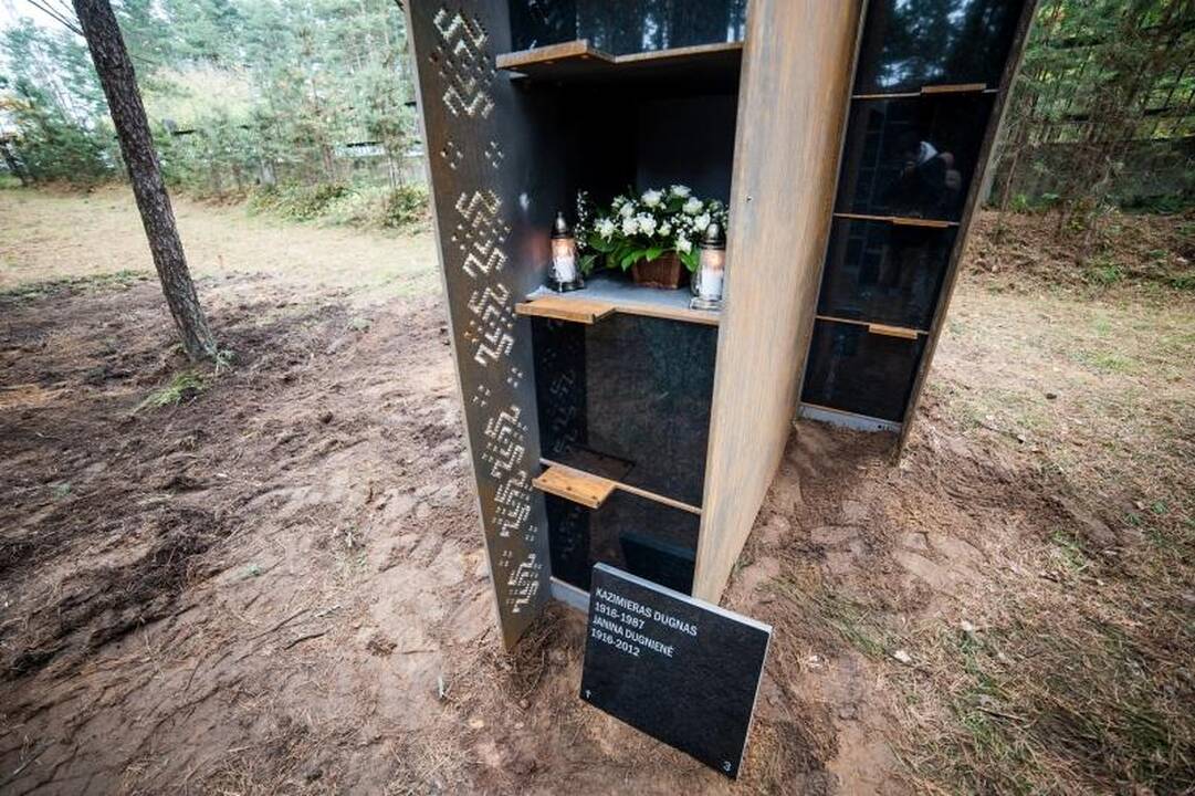 Kolumbariumai Petrašiūnų kapinėse: vieni šaiposi, kiti giriasi