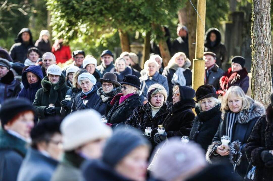 I. Matijošaitienę į paskutinę kelionę palydėjo šimtai žmonių