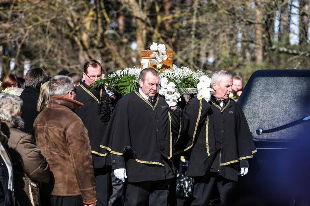 I. Matijošaitienę į paskutinę kelionę palydėjo šimtai žmonių