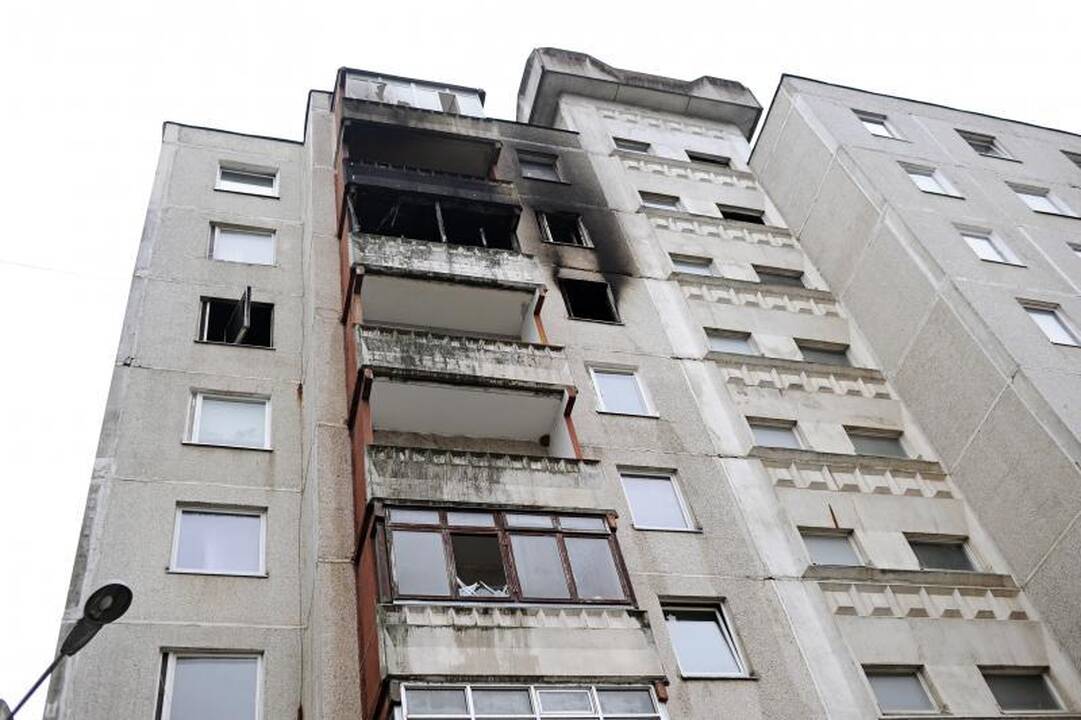 Pragariška naktis Kaune: iš degančio buto žmonės šoko per langą