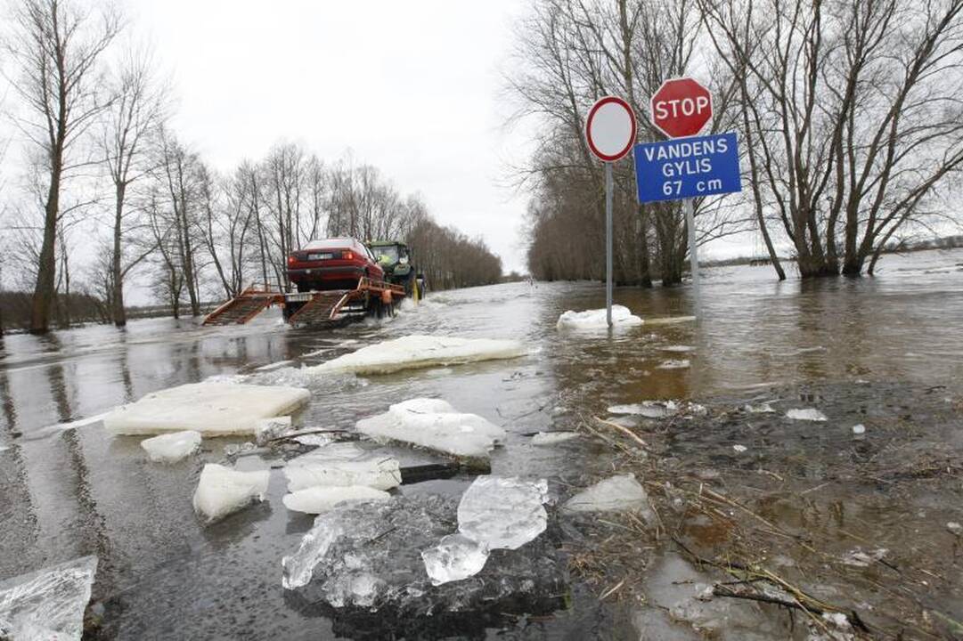 Potvynis Šilutės rajone pamažu traukiasi