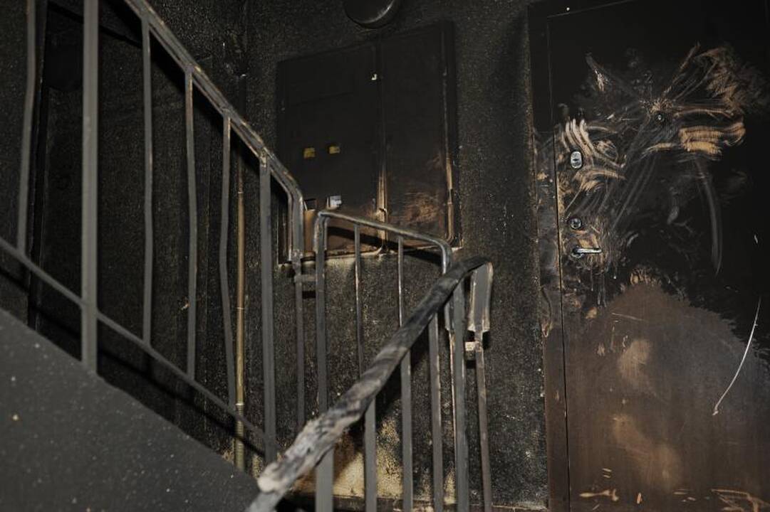 Pragariška naktis Kaune: iš degančio buto žmonės šoko per langą