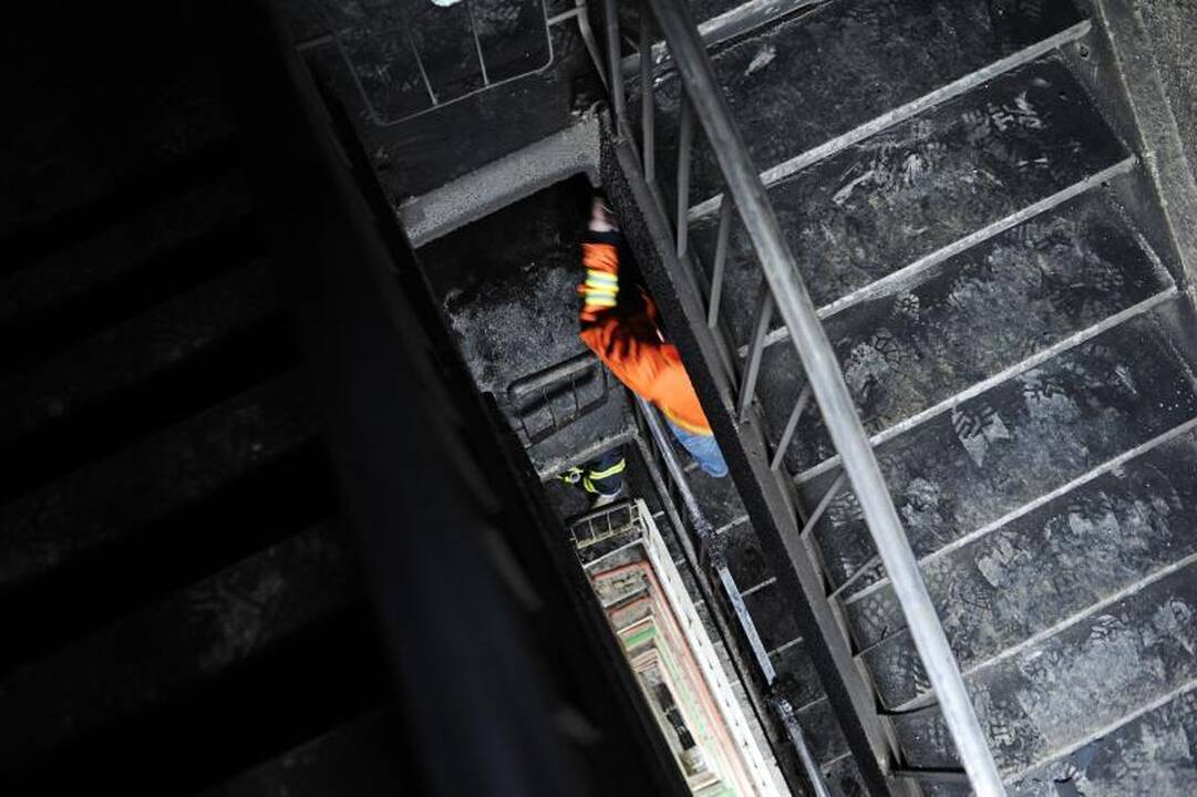 Pragariška naktis Kaune: iš degančio buto žmonės šoko per langą
