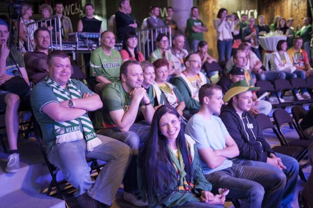 Sukaktuvininkui – ir vardinis konjakas, ir linkėjimai