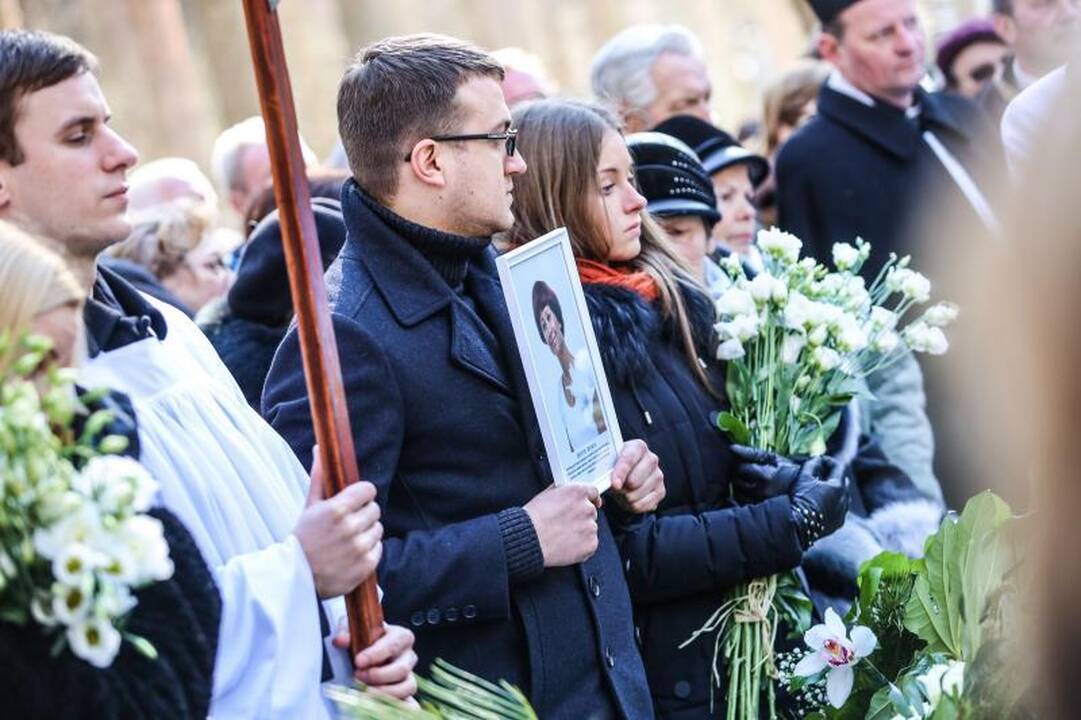 I. Matijošaitienę į paskutinę kelionę palydėjo šimtai žmonių