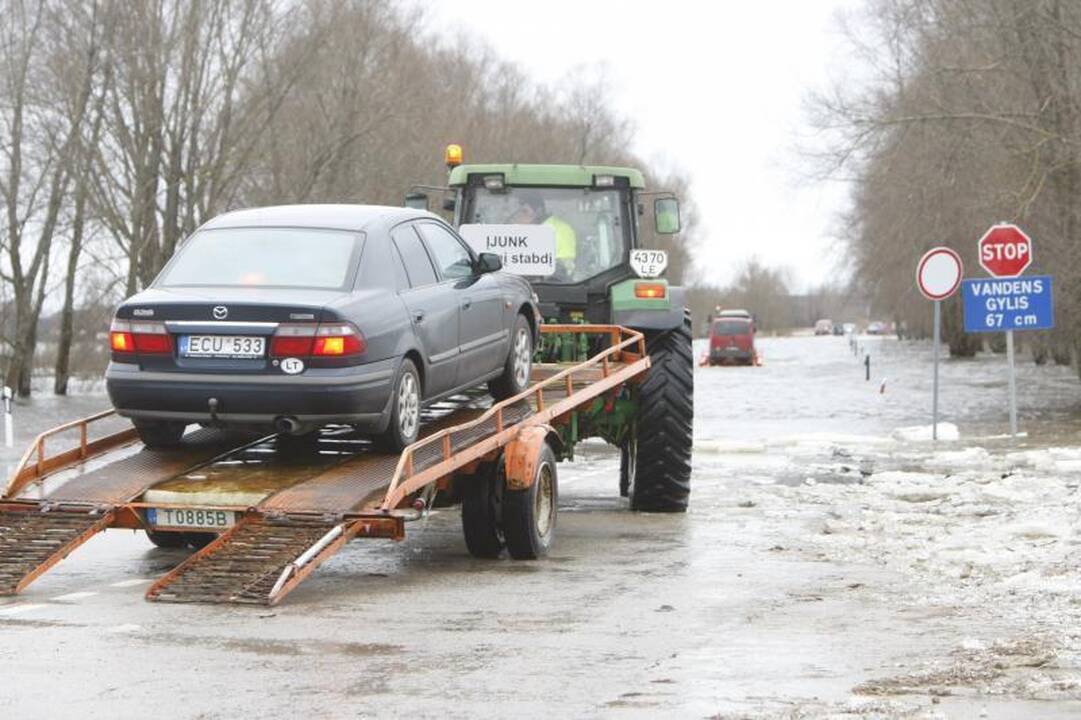 Potvynis Šilutės rajone pamažu traukiasi