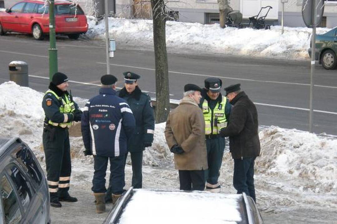 Klaipėdoje piketavo buvę pareigūnai 