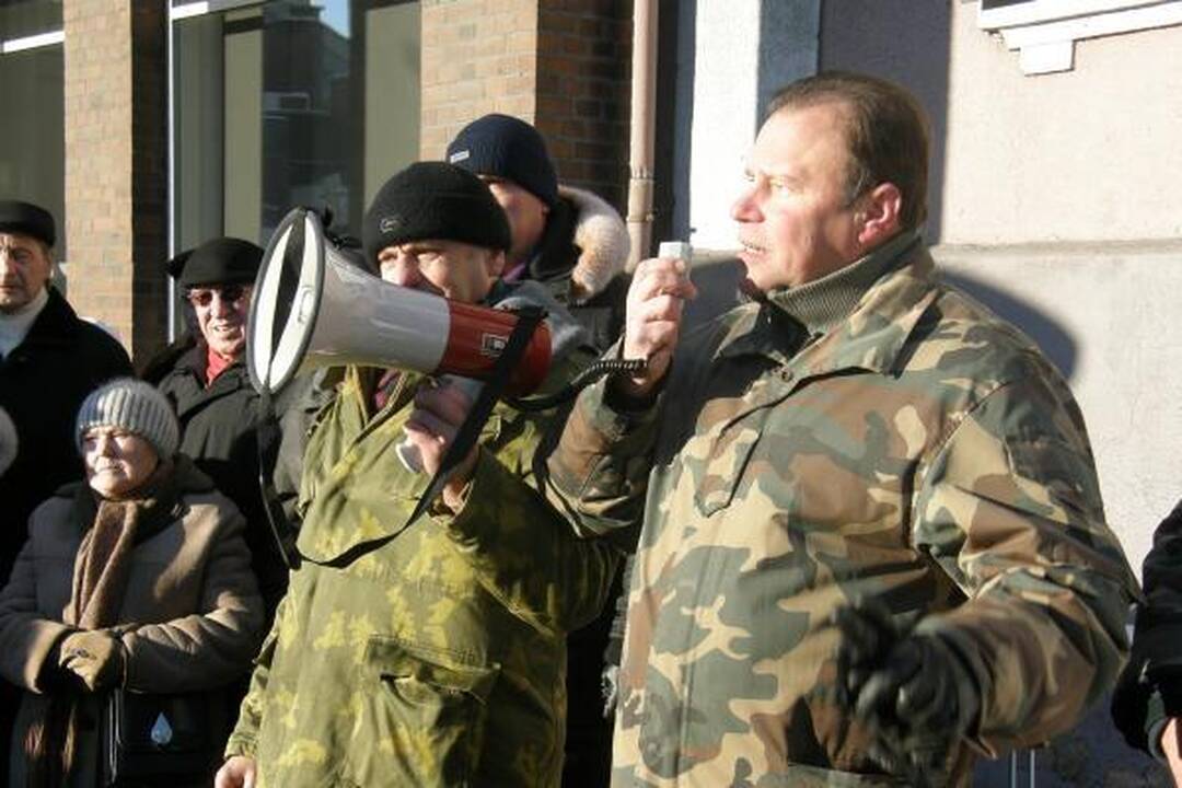 Klaipėdoje piketavo buvę pareigūnai 