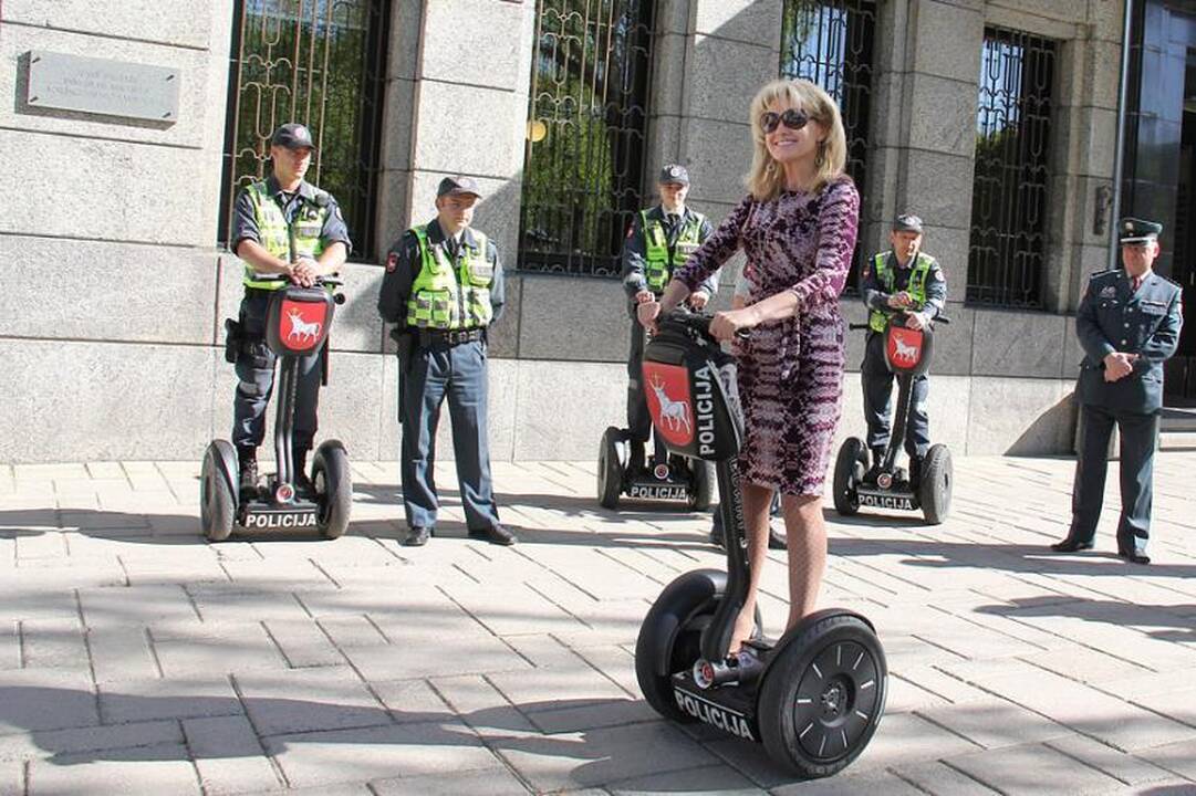 Į Kauno gatves išriedėjo keturi policijos riedžiai