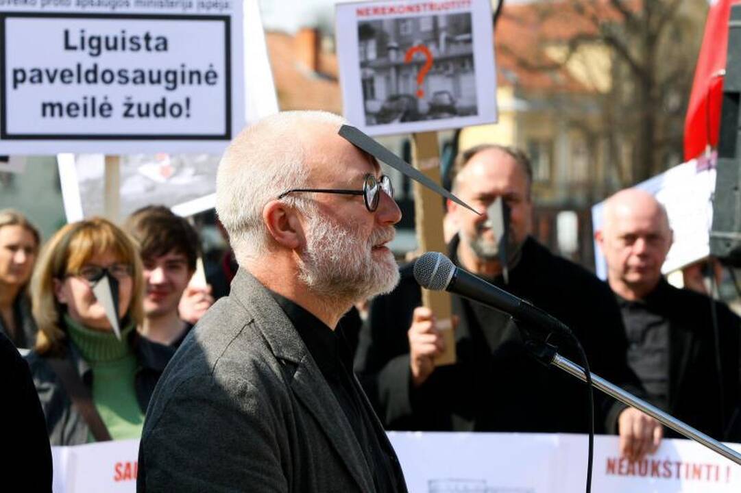 I.Vaškelienė filmavo protestuojančius architektus