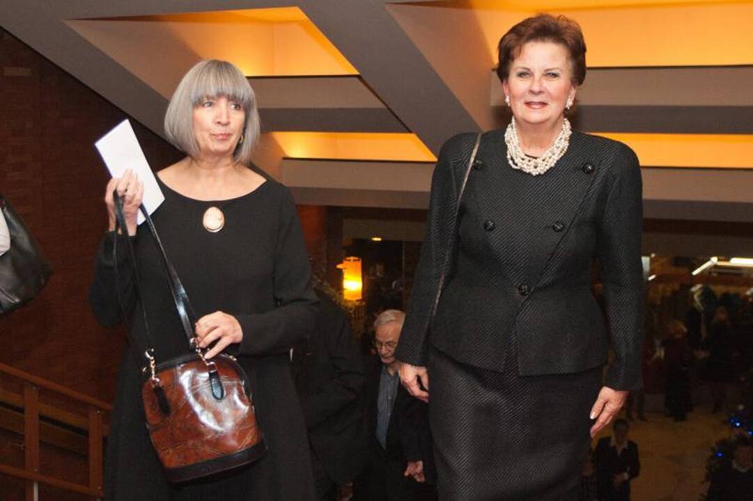 Išdalinti jubiliejiniai „Operos Švyturiai“