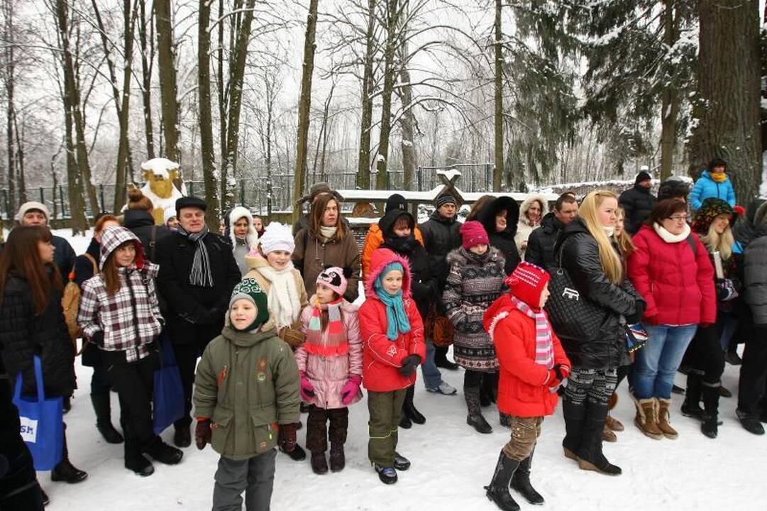 Lokiui Kasparui atminti – dvi dienas kurta sniego skulptūra