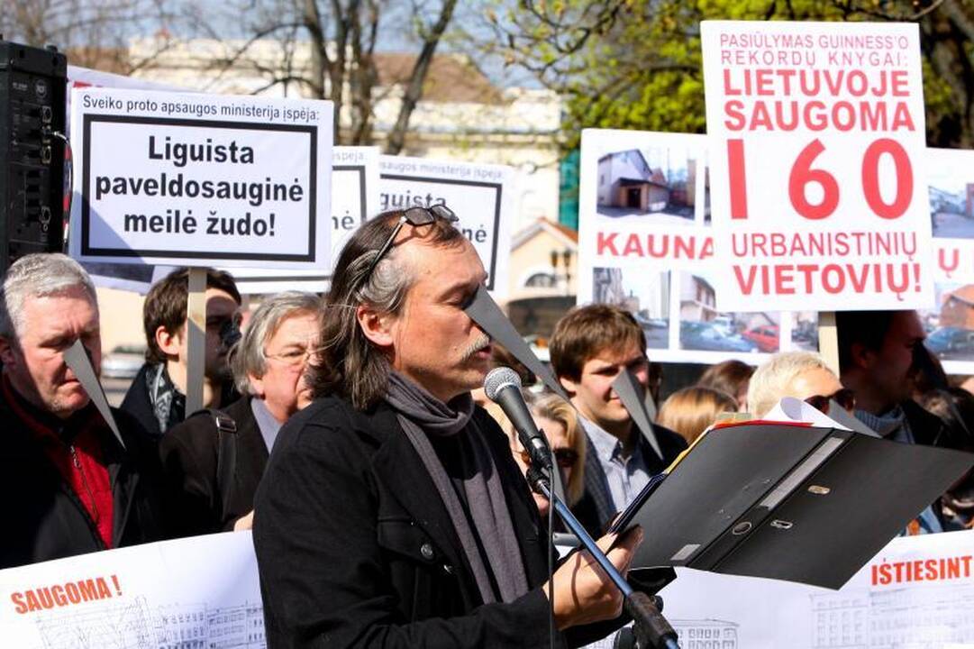I.Vaškelienė filmavo protestuojančius architektus