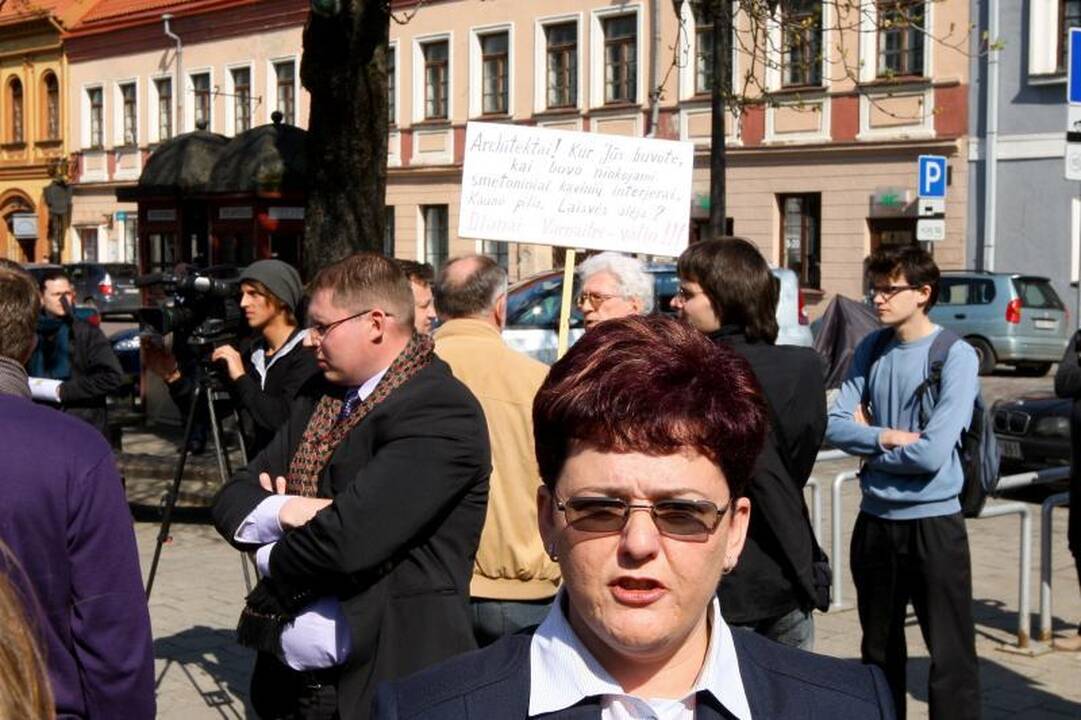 I.Vaškelienė filmavo protestuojančius architektus