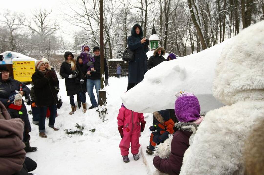 Lokiui Kasparui atminti – dvi dienas kurta sniego skulptūra