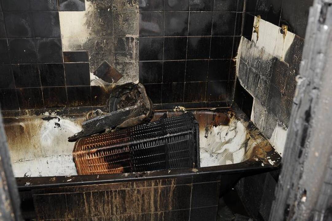 Pragariška naktis Kaune: iš degančio buto žmonės šoko per langą