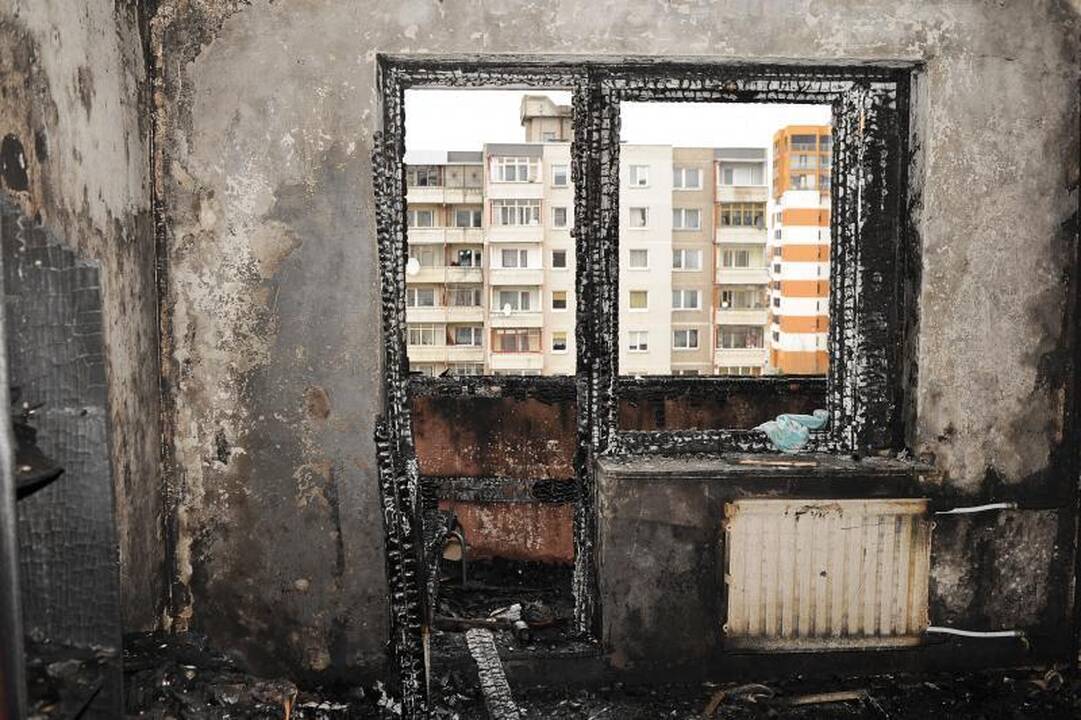 Pragariška naktis Kaune: iš degančio buto žmonės šoko per langą