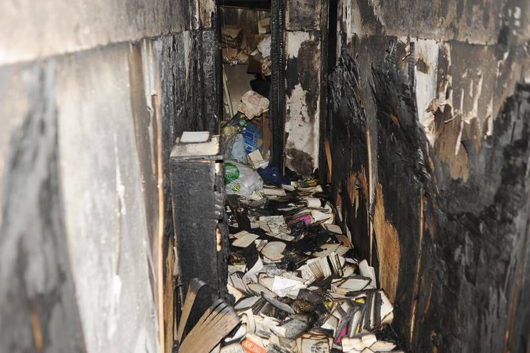 Pragariška naktis Kaune: iš degančio buto žmonės šoko per langą
