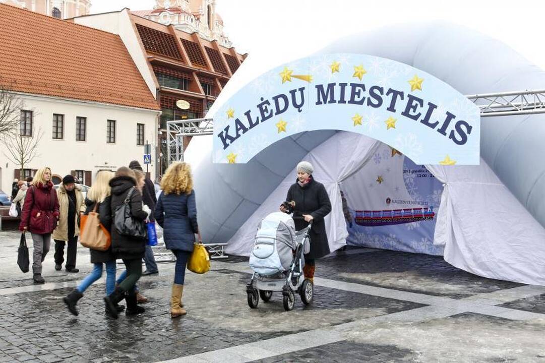 Rotušės aikštėje vietoj Kalėdų miestelio – burbulas