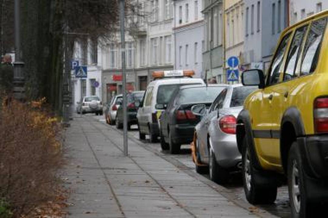 Mėlynojoje automobilių statymo zonoje jau renkamos baudos