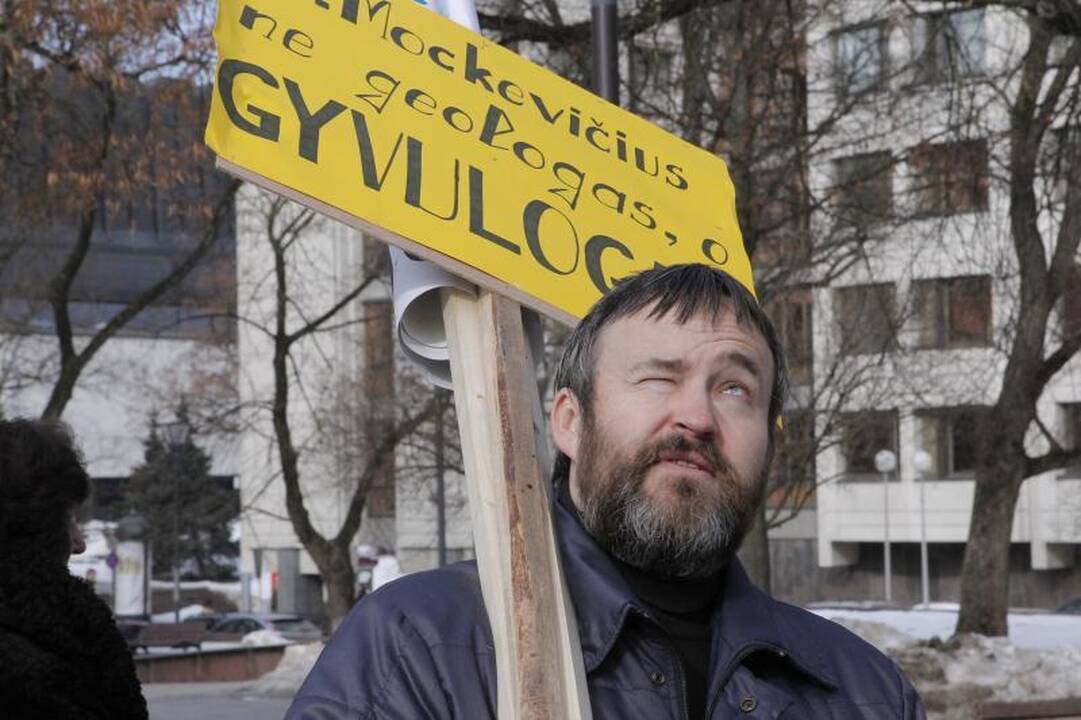 Skalūnų priešininkų dūzgės V.Kudirkos aikštėje: už Lietuvą be košmarų!