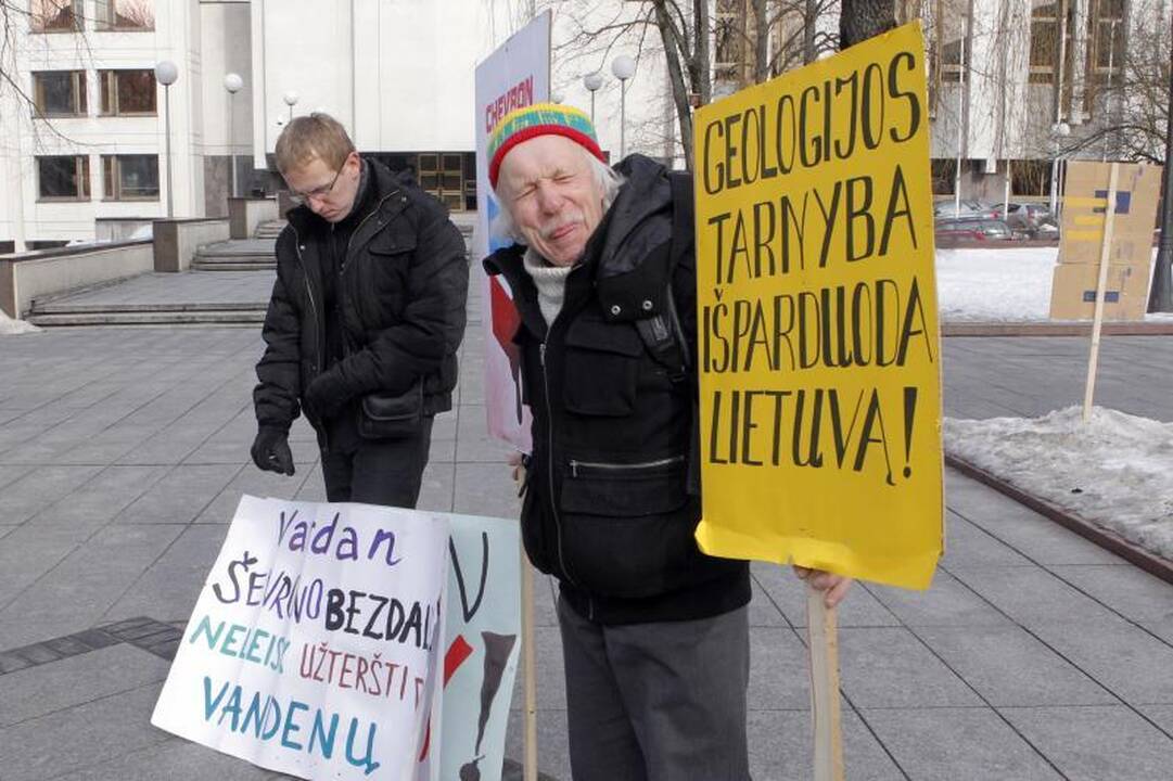 Skalūnų priešininkų dūzgės V.Kudirkos aikštėje: už Lietuvą be košmarų!