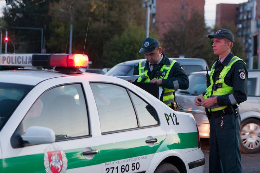 Vilniuje susidūrus automobiliams nukentėjo motociklininkas