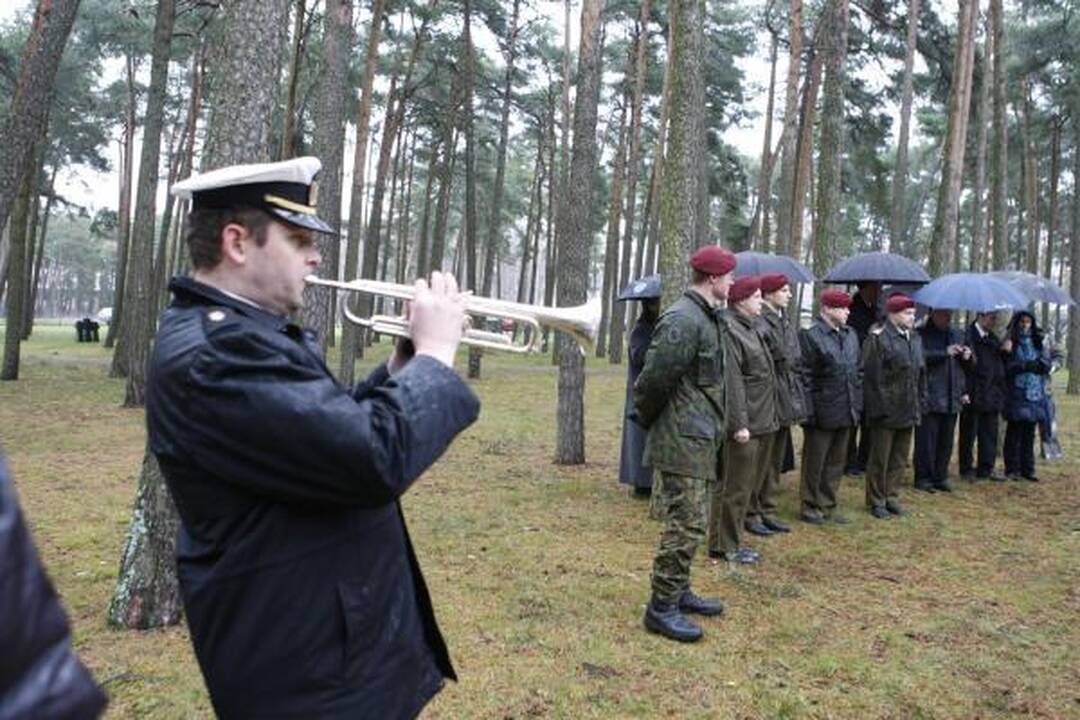 Vokiečių karių kapinėse perlaidoti karių palaikai 