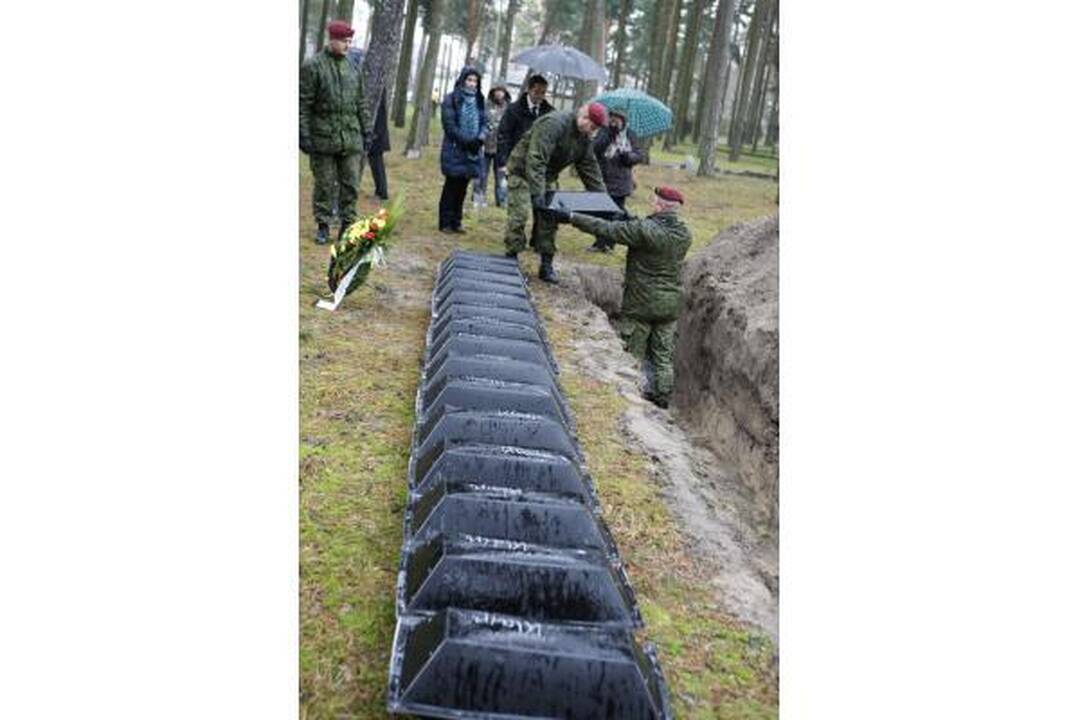 Vokiečių karių kapinėse perlaidoti karių palaikai 