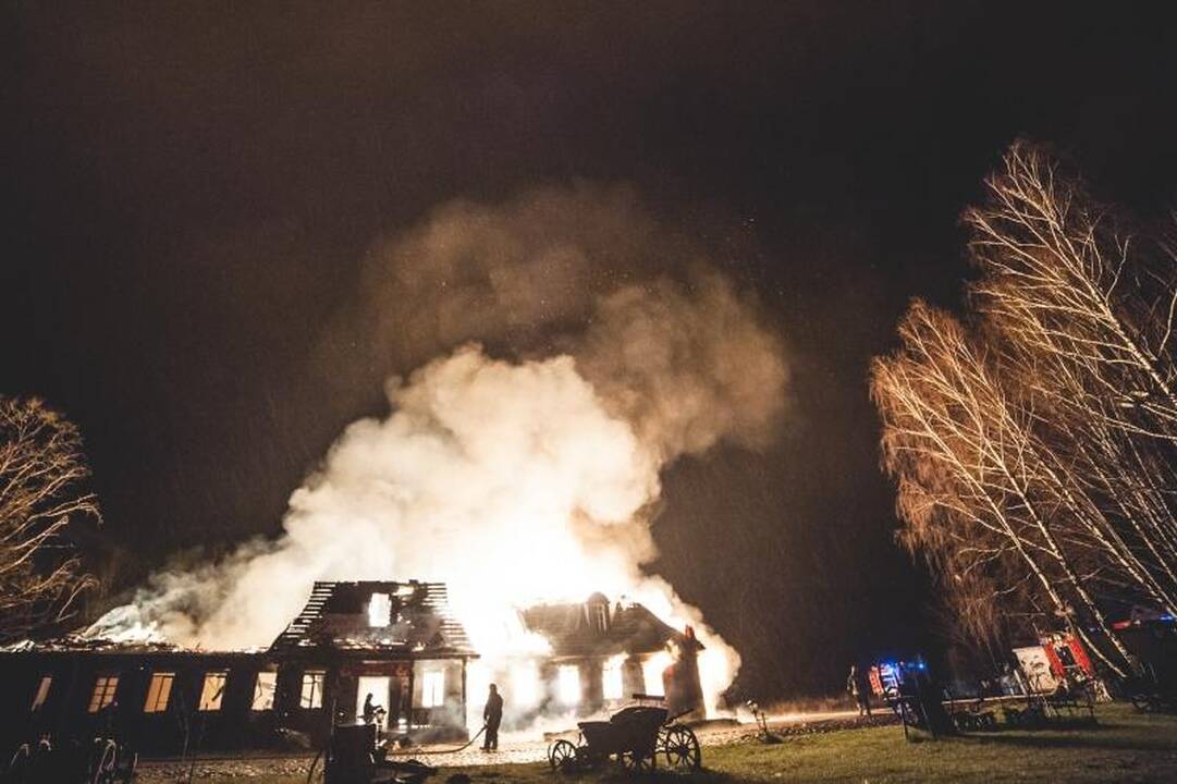 Ekspertai beveik neabejoja, kad restoranas „Bajorkiemis“ padegtas