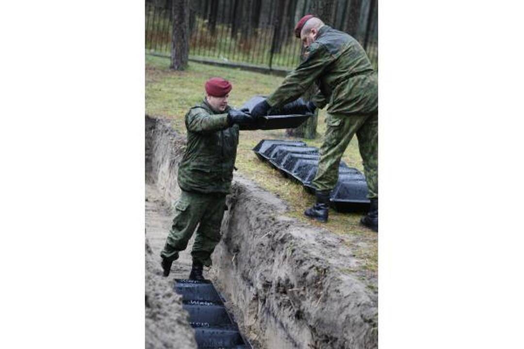 Vokiečių karių kapinėse perlaidoti karių palaikai 