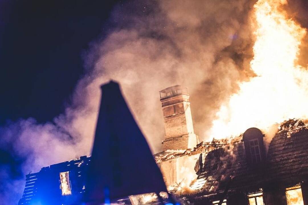 Ekspertai beveik neabejoja, kad restoranas „Bajorkiemis“ padegtas