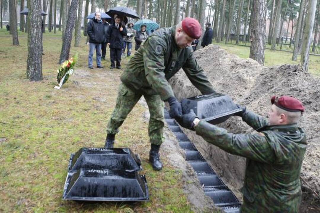Vokiečių karių kapinėse perlaidoti karių palaikai 