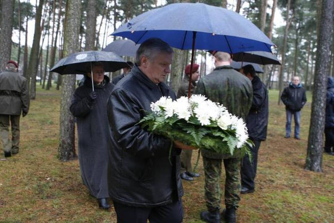 Vokiečių karių kapinėse perlaidoti karių palaikai 