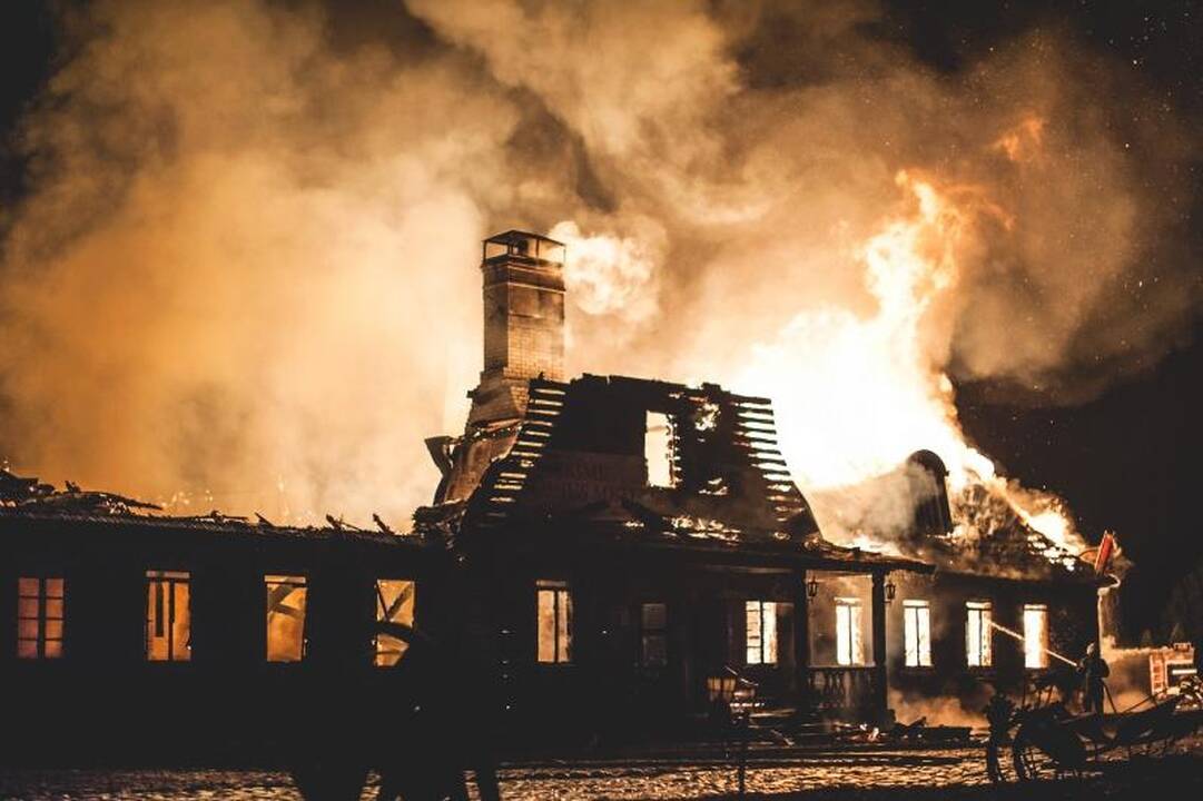 Ekspertai beveik neabejoja, kad restoranas „Bajorkiemis“ padegtas