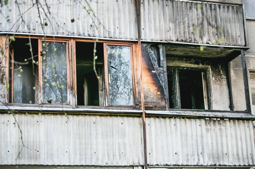 Pavojingas gaisras Partizanų gatvėje kilo dėl vaikų pokštų?