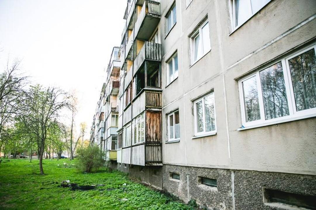 Pavojingas gaisras Partizanų gatvėje kilo dėl vaikų pokštų?